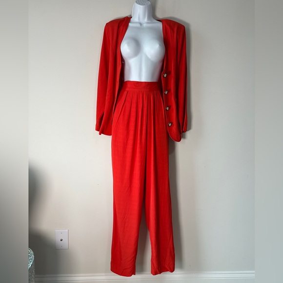 🔥 PRICE DROP🔥 Vintage Burnt Orange Blazer & High Waisted Pleated Front Trouses - Picture 2 of 7